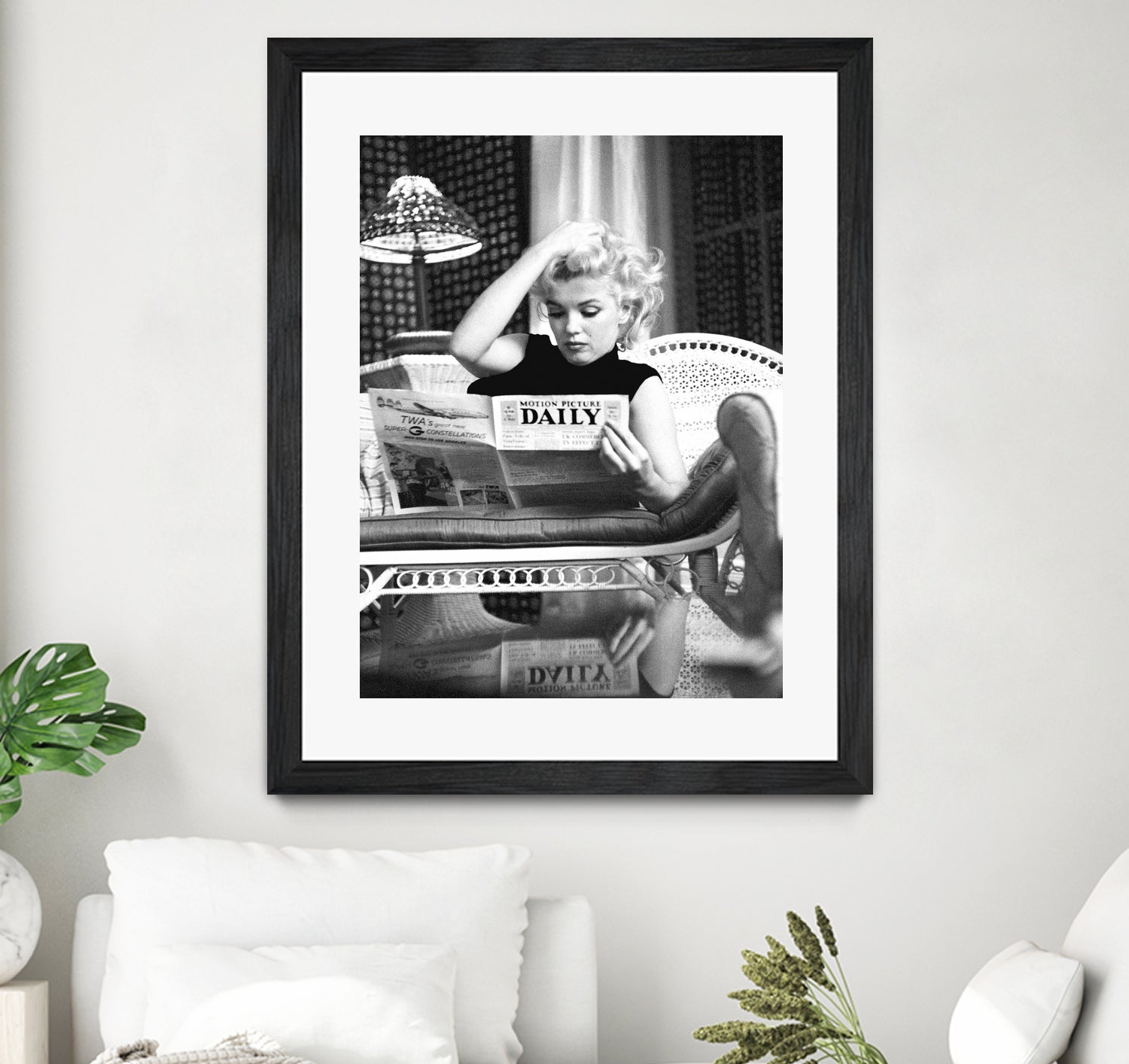 Reading by M Studio on GIANT ART - black and white photogrpahy marilyn monroe