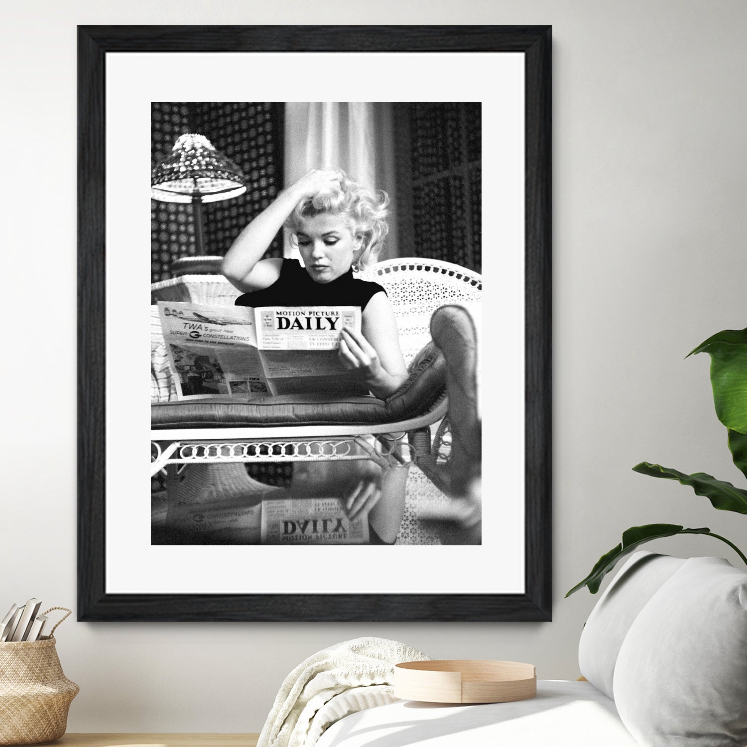 Reading by M Studio on GIANT ART - black and white photogrpahy marilyn monroe