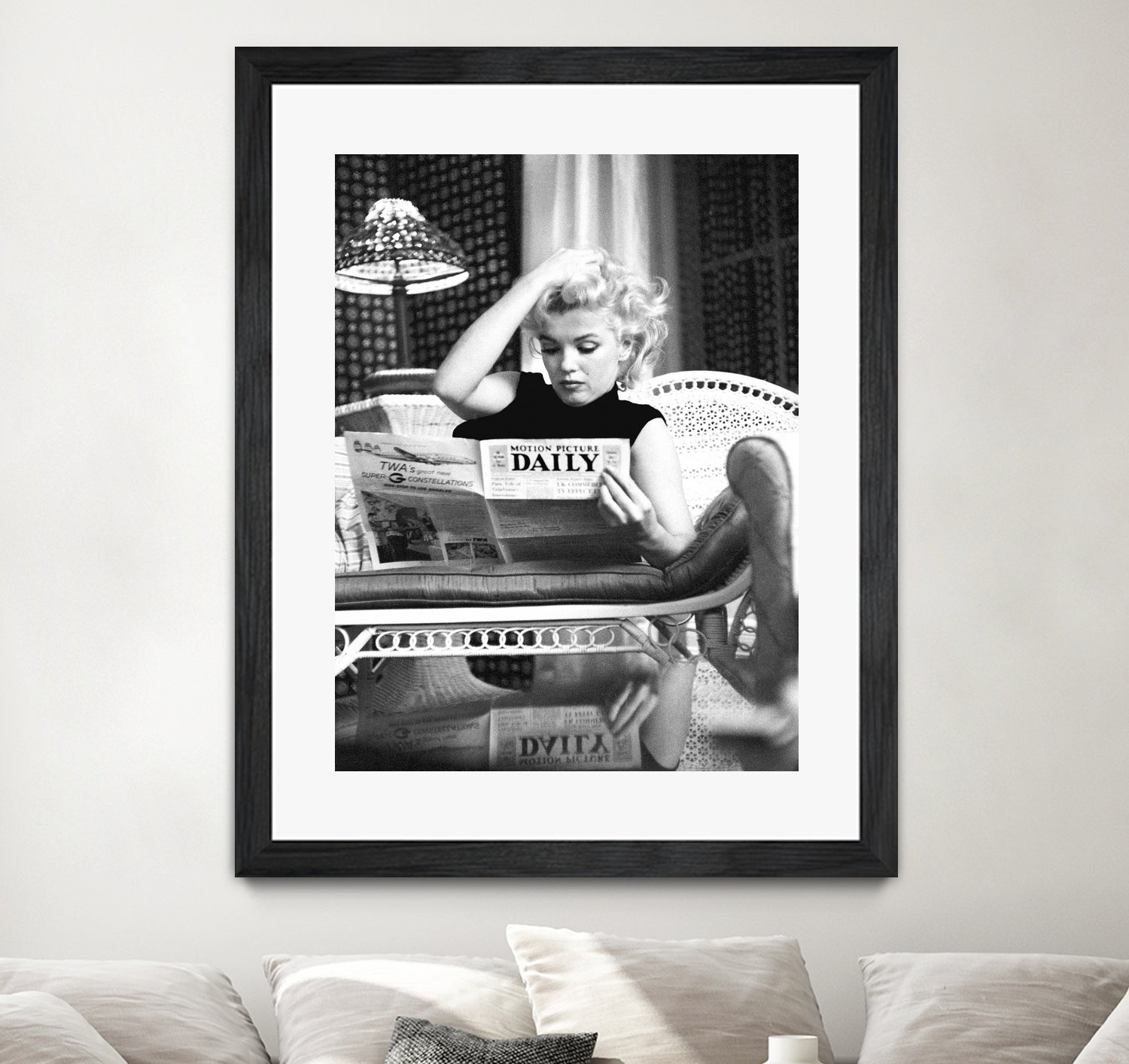 Reading by M Studio on GIANT ART - black and white photogrpahy marilyn monroe