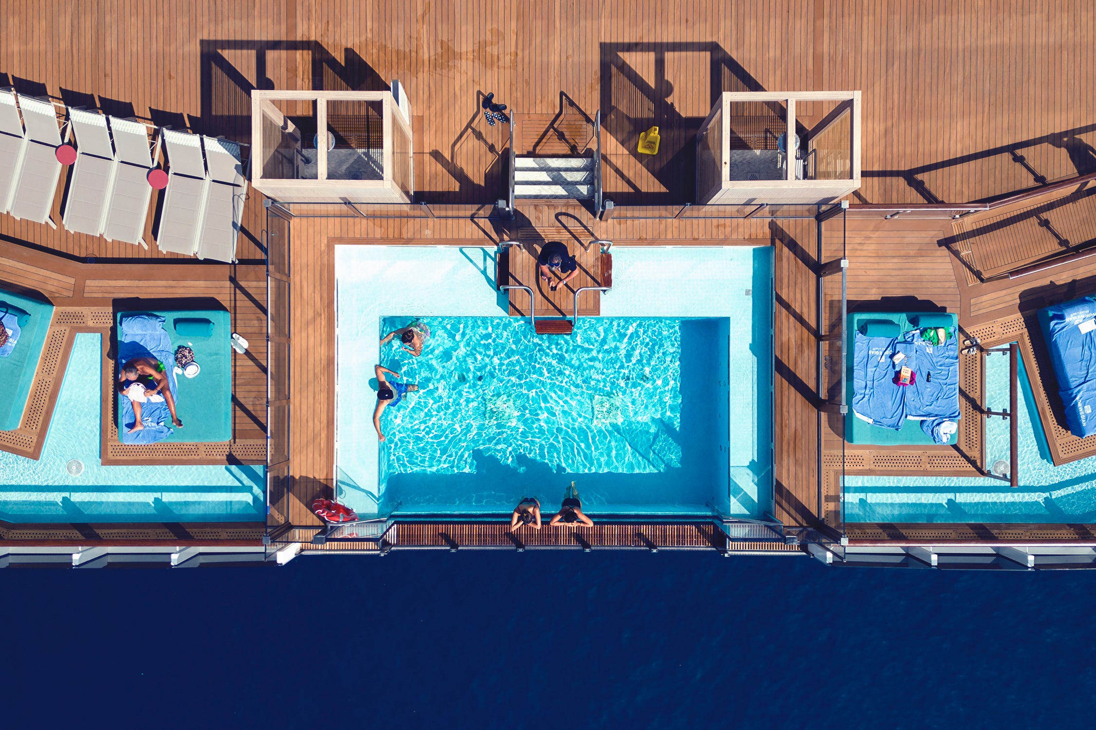 Photosession in the pool by Yevhen on GIANT ART - photography aerial