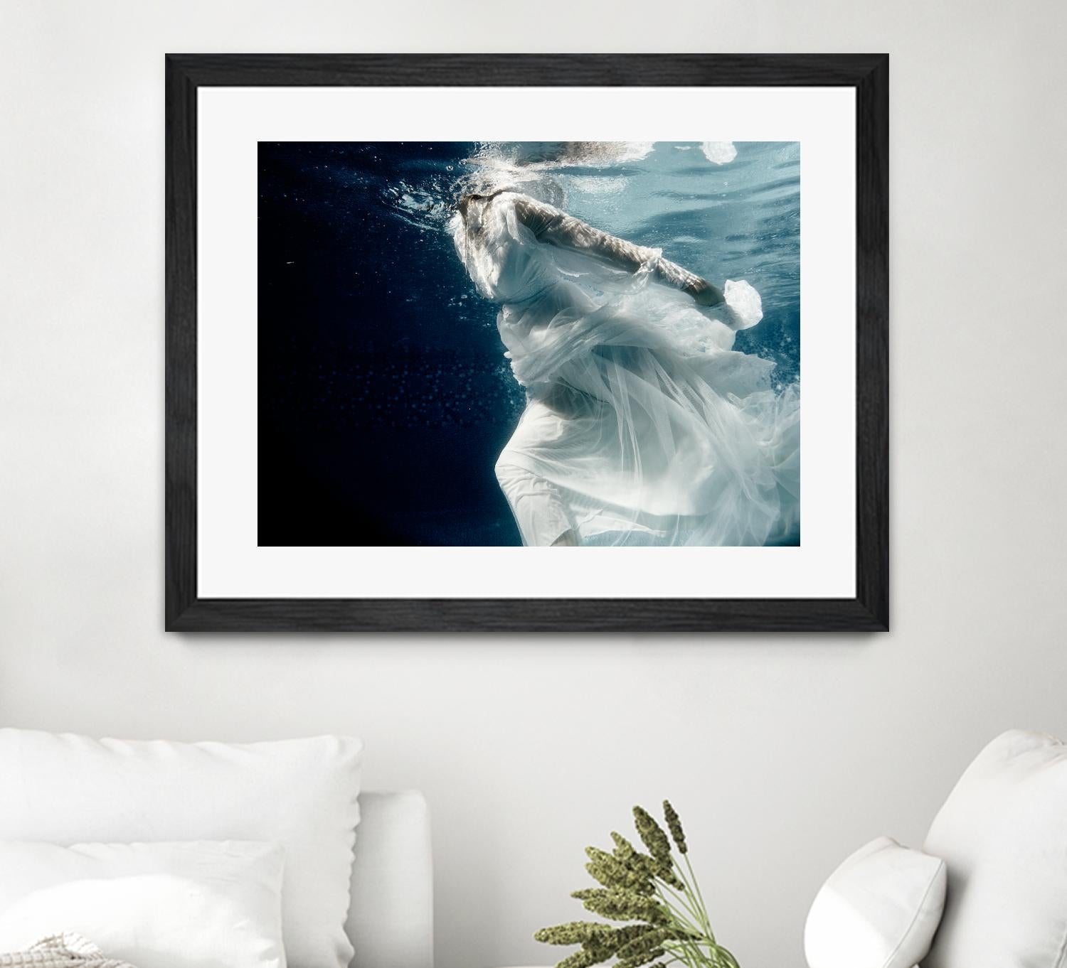 Approach by Peter Morneau on GIANT ART - white figurative artiste québécois