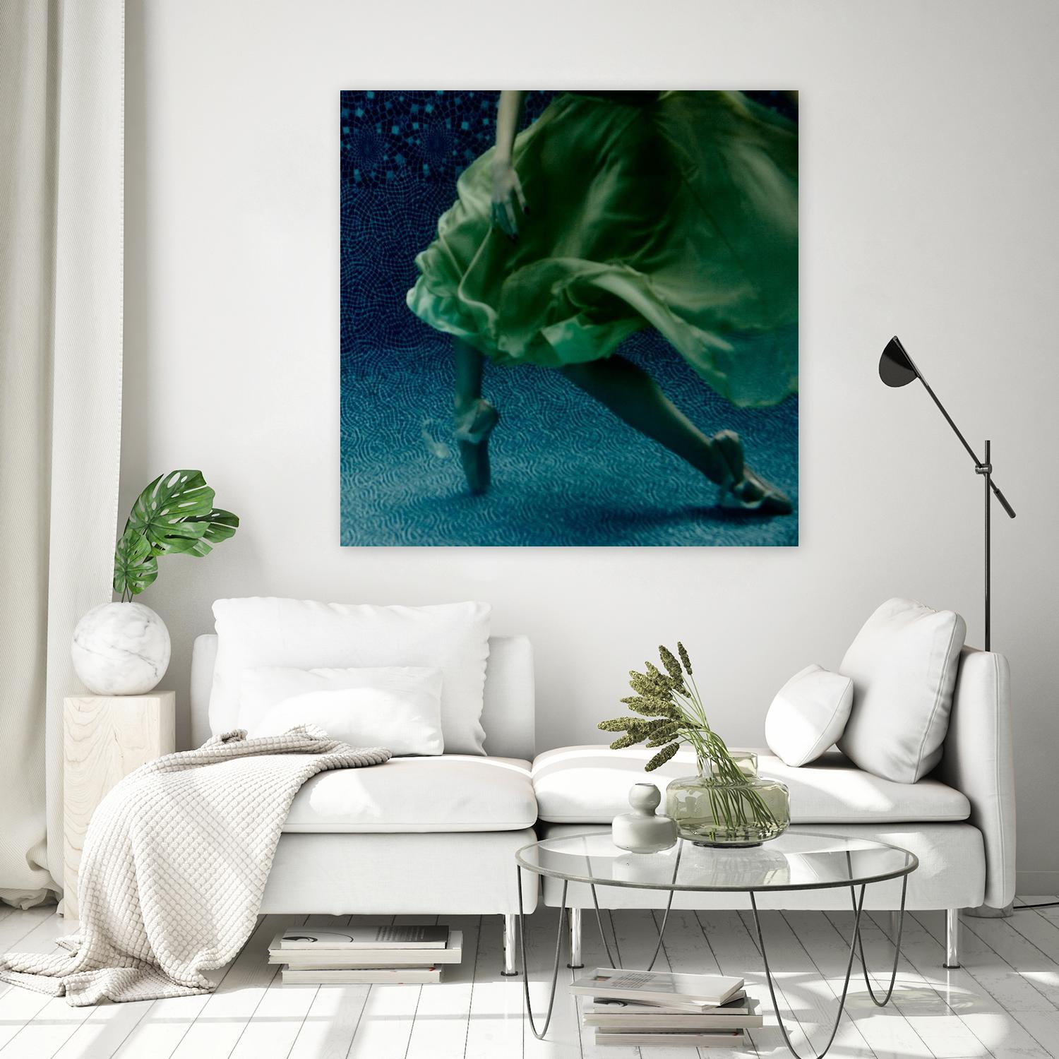 Dame 1 by Peter Morneau on GIANT ART - green figurative ballerine